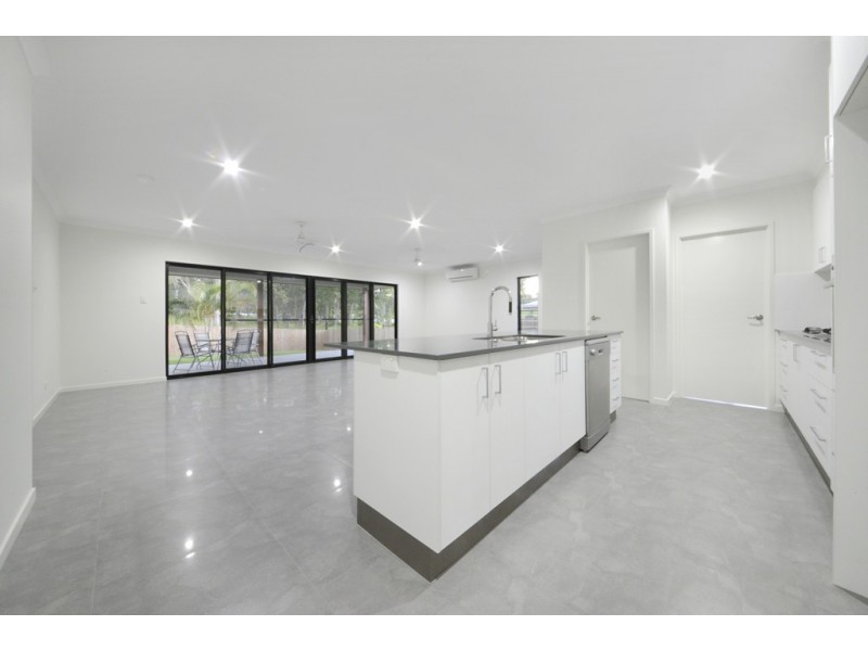 34 Twin Creek Court, Cannonvale QLD 4802