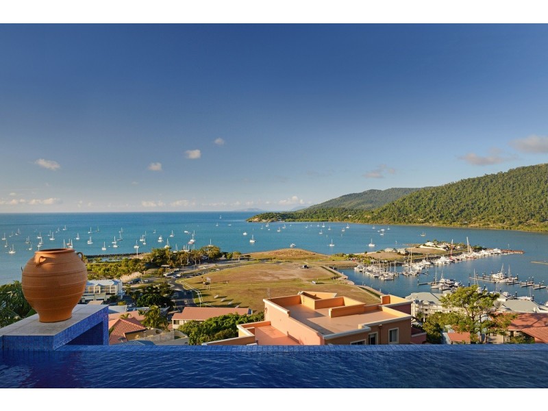 9/16 Golden Orchid Drive, Airlie Beach QLD 4802