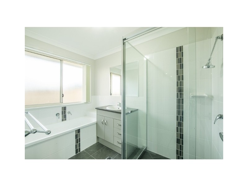 66 South Molle Boulevard, Cannonvale QLD 4802