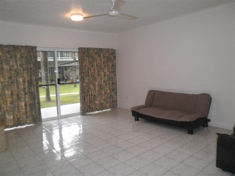 2a/10 Island Drive, Cannonvale QLD 4802