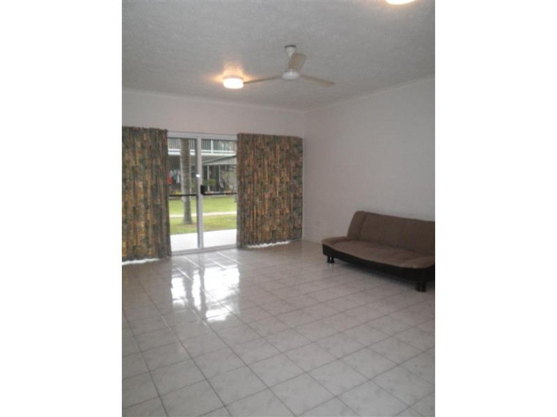 2a/10 Island Drive, Cannonvale QLD 4802