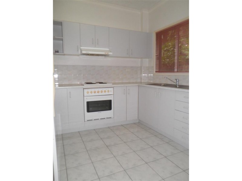 2a/10 Island Drive, Cannonvale QLD 4802