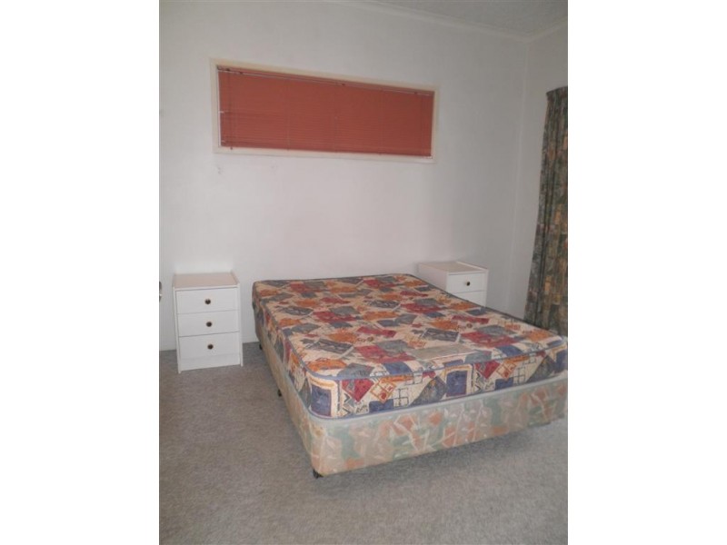 2a/10 Island Drive, Cannonvale QLD 4802