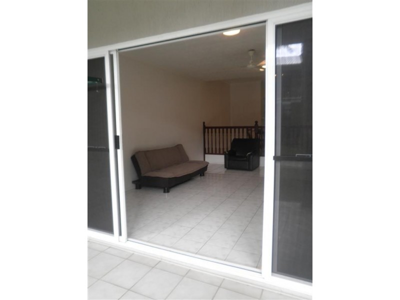 2a/10 Island Drive, Cannonvale QLD 4802