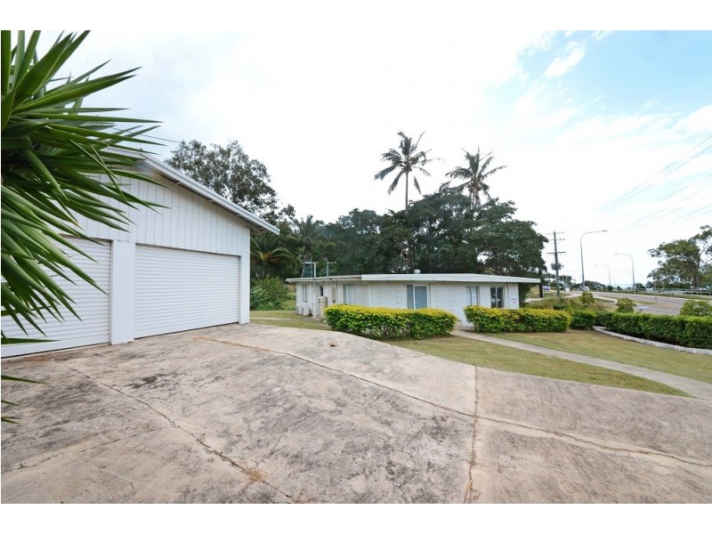 2 Waterson Way, Airlie Beach QLD 4802