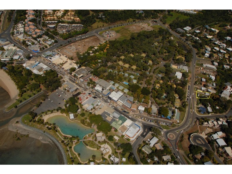 2 Waterson Way, Airlie Beach QLD 4802