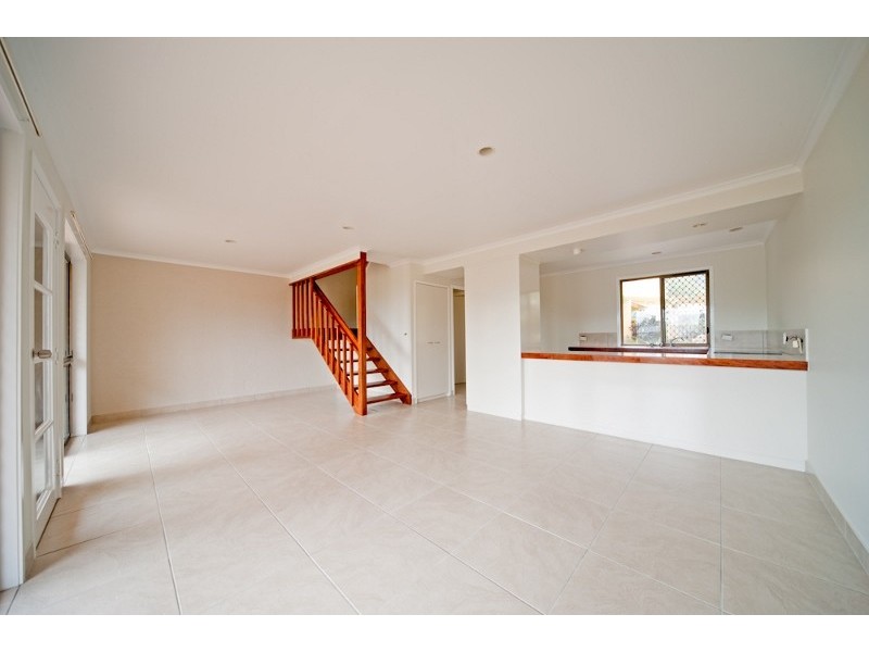 1/4 Salmon Street, Cannonvale QLD 4802