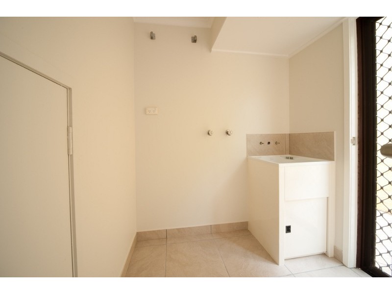 1/4 Salmon Street, Cannonvale QLD 4802