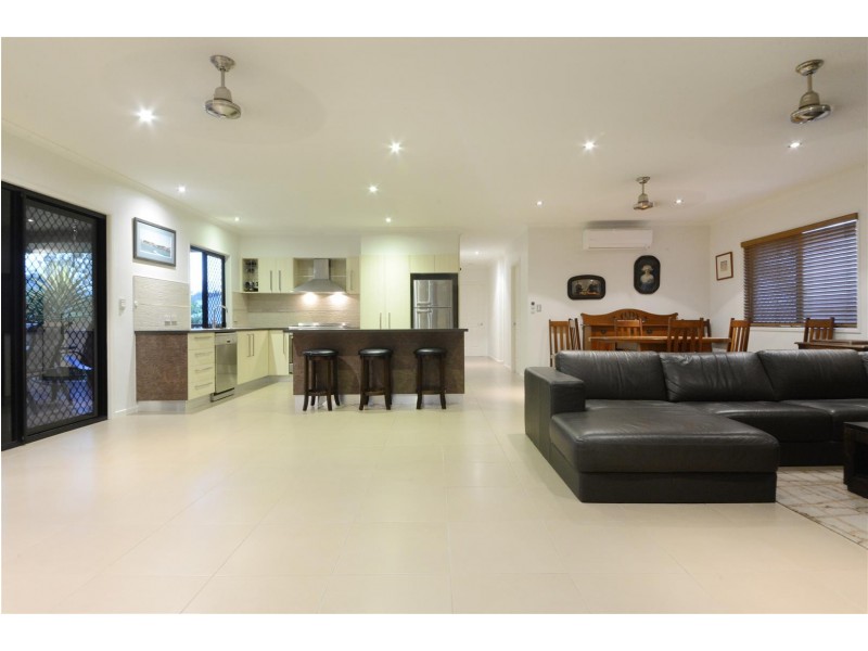 3 Jonquill Court, Cannonvale QLD 4802