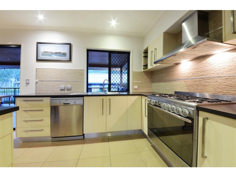 3 Jonquill Court, Cannonvale QLD 4802