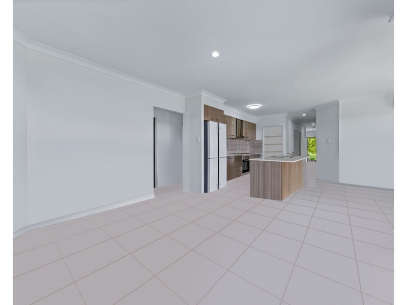 15 Spyglass Road, Cannonvale QLD 4802