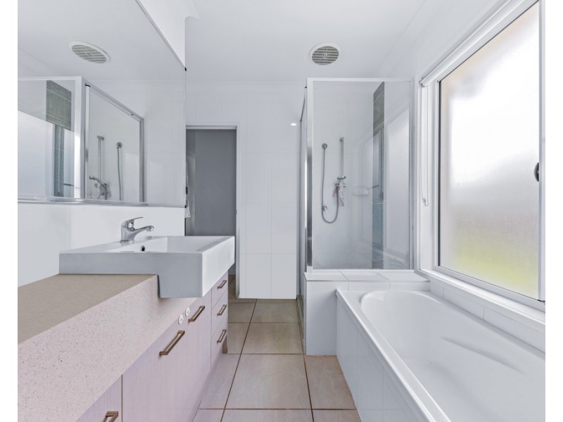 15 Spyglass Road, Cannonvale QLD 4802