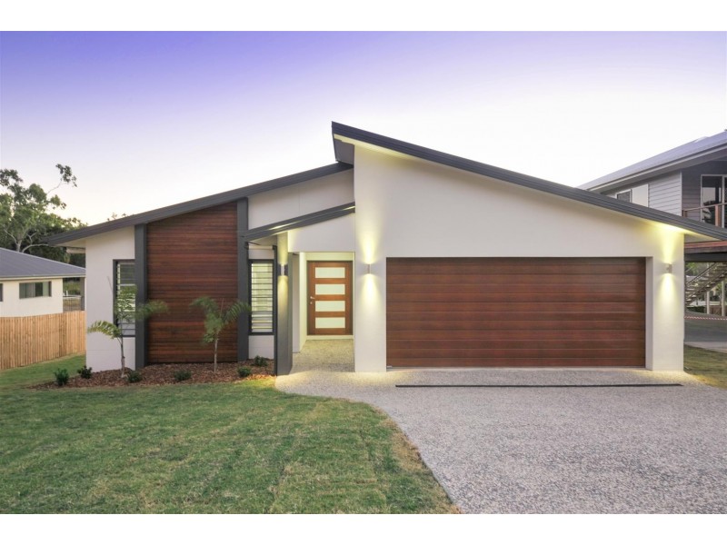 8 Pearl Street, Cannonvale QLD 4802