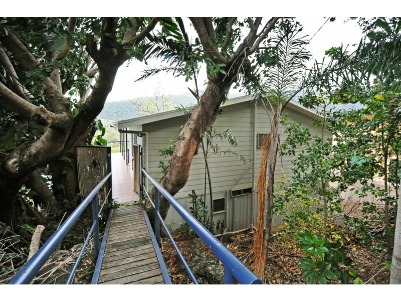 5 Stewart Drive, Cannonvale QLD 4802