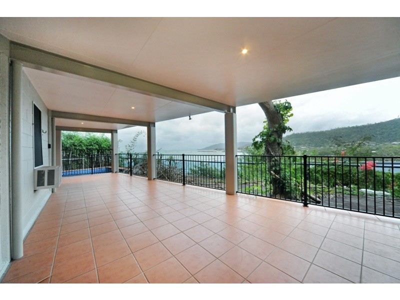 5 Stewart Drive, Cannonvale QLD 4802
