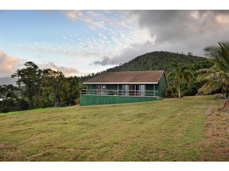 100 Pringle Road, Cannonvale QLD 4802