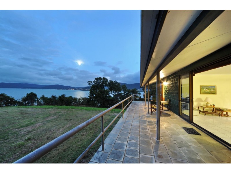 100 Pringle Road, Cannonvale QLD 4802