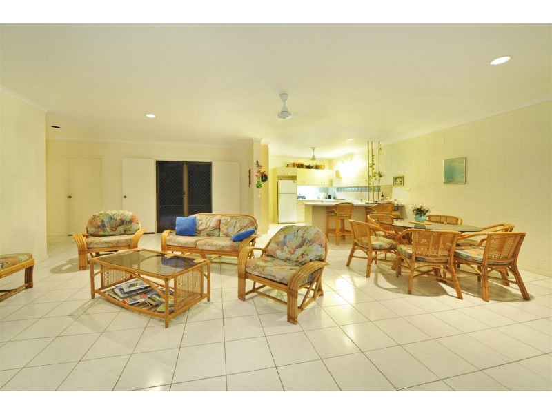 100 Pringle Road, Cannonvale QLD 4802