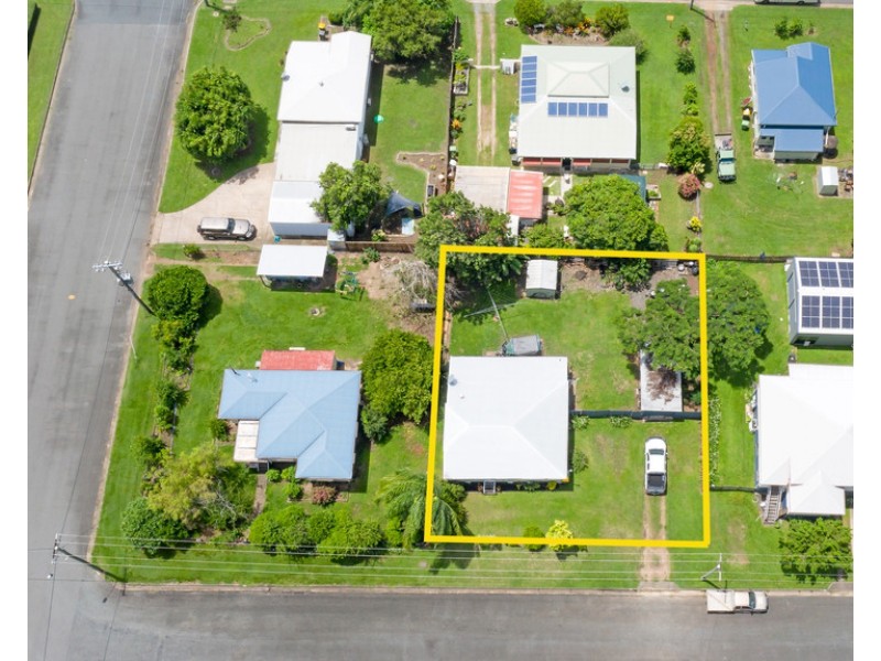 3 Barry Street, Proserpine QLD 4800