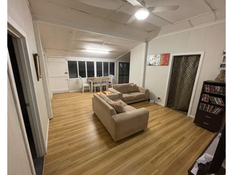 3 Barry Street, Proserpine QLD 4800