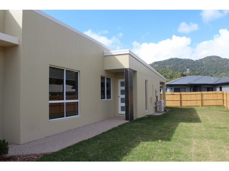 6a Leichardt, Cannonvale QLD 4802