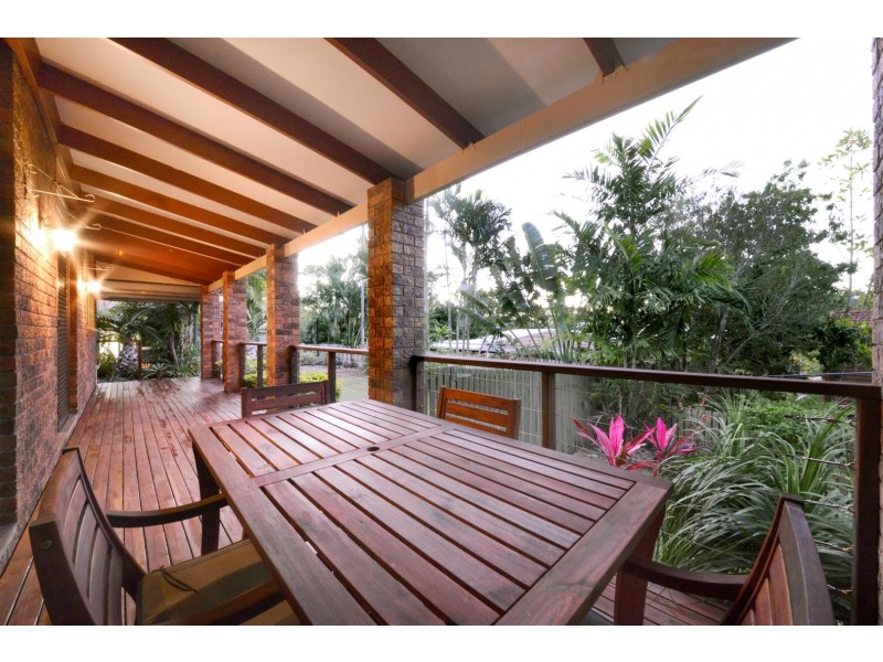 4 Laurence Close, Cannonvale QLD 4802