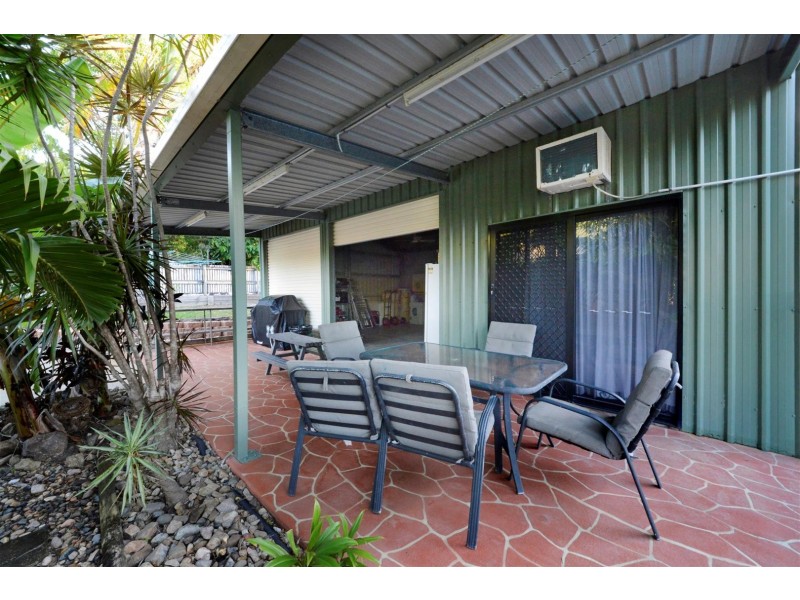 4 Laurence Close, Cannonvale QLD 4802