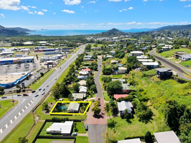 40 South Molle Boulevard, Cannonvale QLD 4802