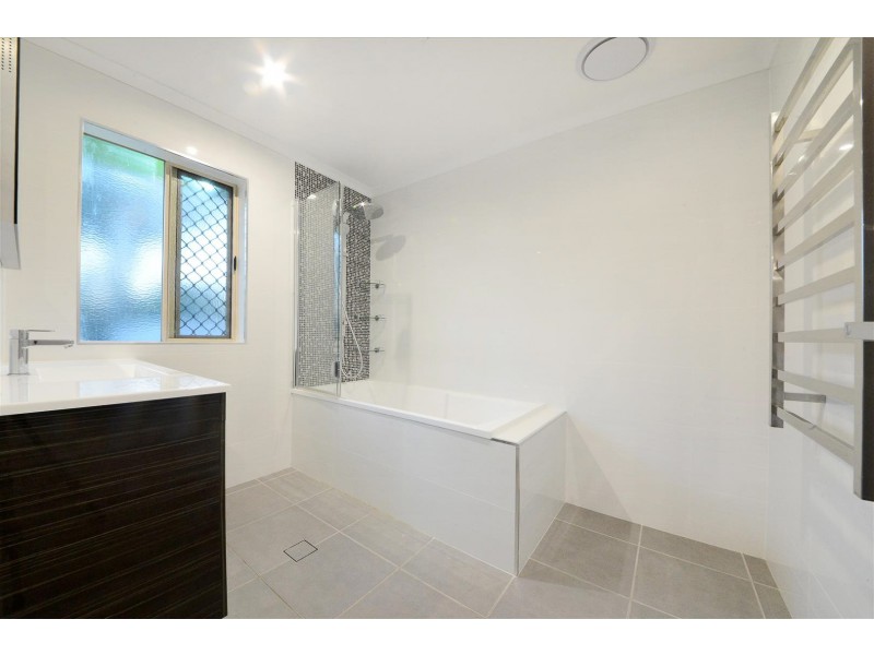 40 South Molle Boulevard, Cannonvale QLD 4802