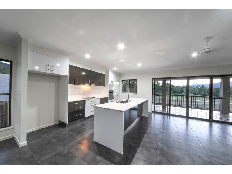 10 Pearl Street, Cannonvale QLD 4802