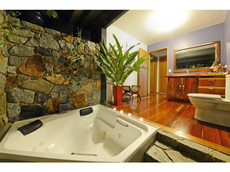 20 Macona Crescent, Cannonvale QLD 4802