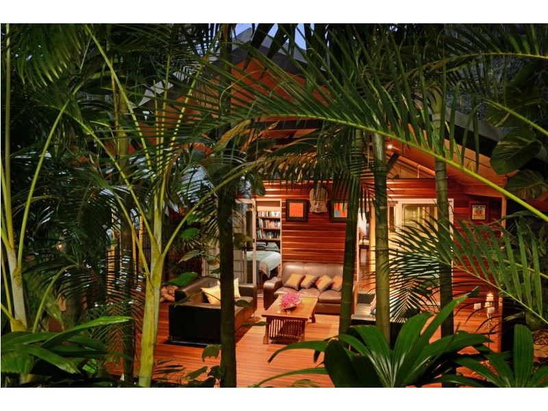 20 Macona Crescent, Cannonvale QLD 4802