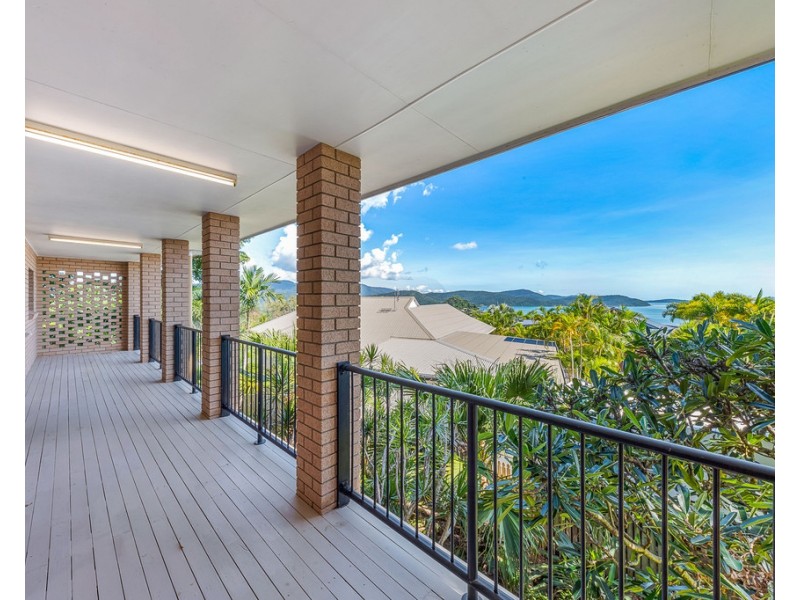 13 Macona Crescent, Cannonvale QLD 4802