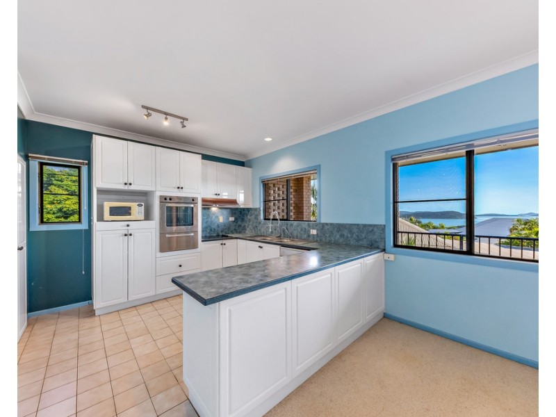 13 Macona Crescent, Cannonvale QLD 4802