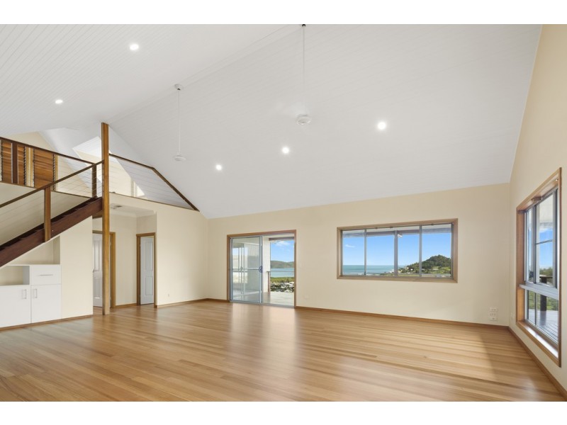 19 Panoramic Court, Cannonvale QLD 4802