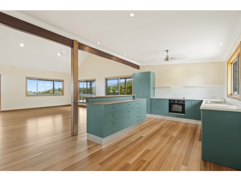 19 Panoramic Court, Cannonvale QLD 4802