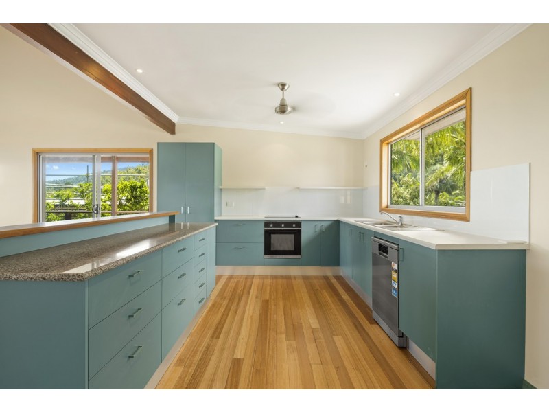 19 Panoramic Court, Cannonvale QLD 4802