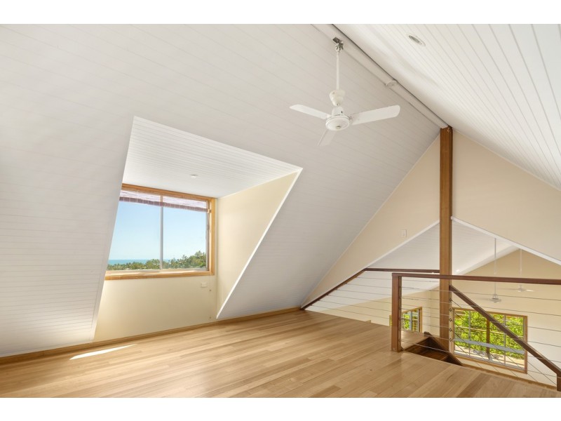 19 Panoramic Court, Cannonvale QLD 4802