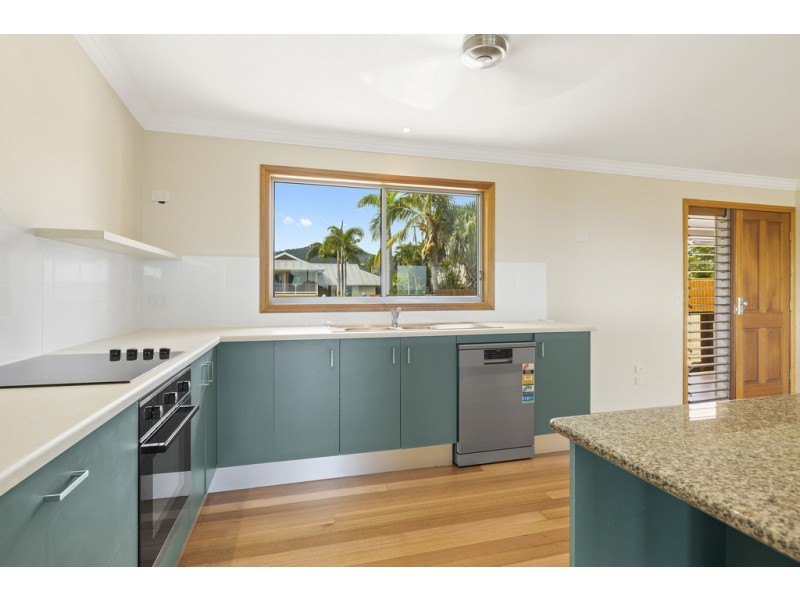 19 Panoramic Court, Cannonvale QLD 4802