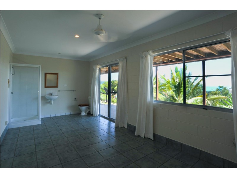 19 Panoramic Court, Cannonvale QLD 4802