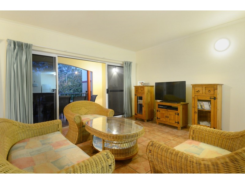 12/20 Island Drive, Cannonvale QLD 4802