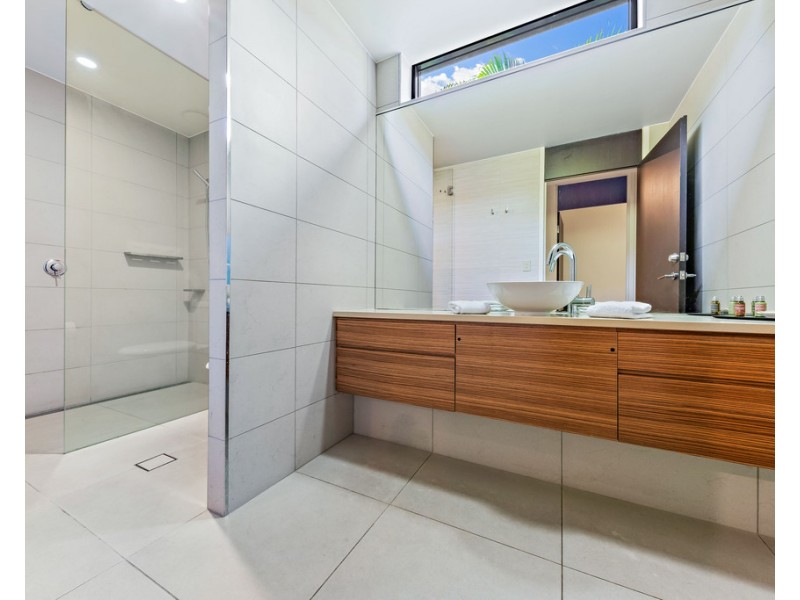 16/11 Altmann Avenue, Cannonvale QLD 4802