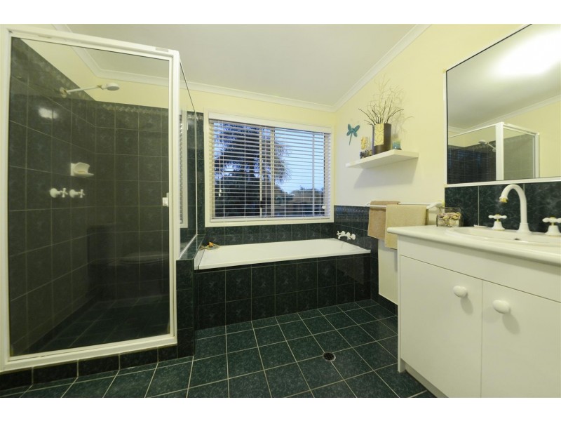 9 Teague Terrace, Cannonvale QLD 4802