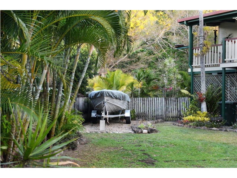 9 Teague Terrace, Cannonvale QLD 4802