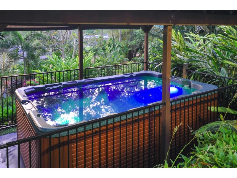 62 Country Road, Cannonvale QLD 4802