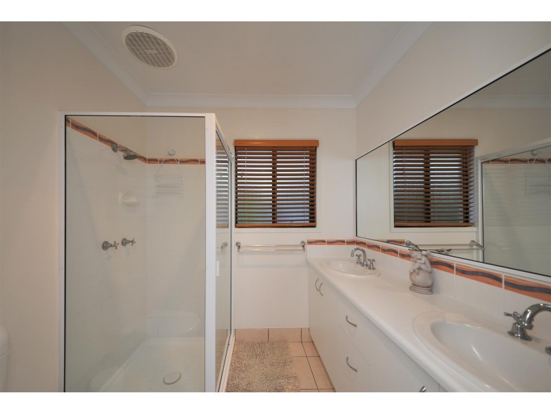 62 Country Road, Cannonvale QLD 4802