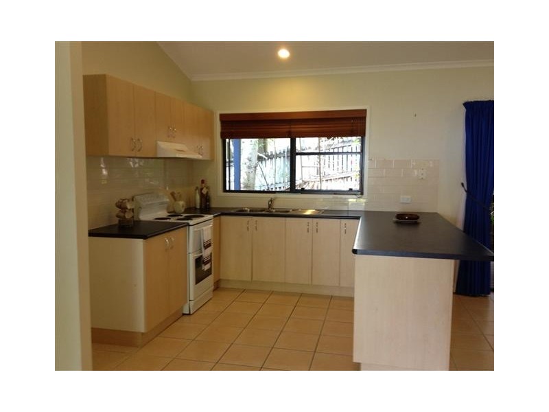 5/6 Border Drive, Cannonvale QLD 4802