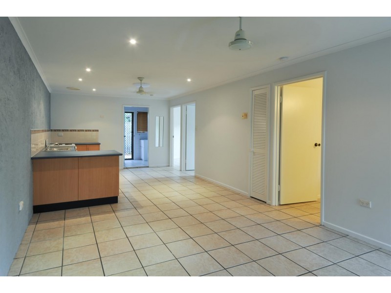 6/20 Pandanus Drive, Cannonvale QLD 4802