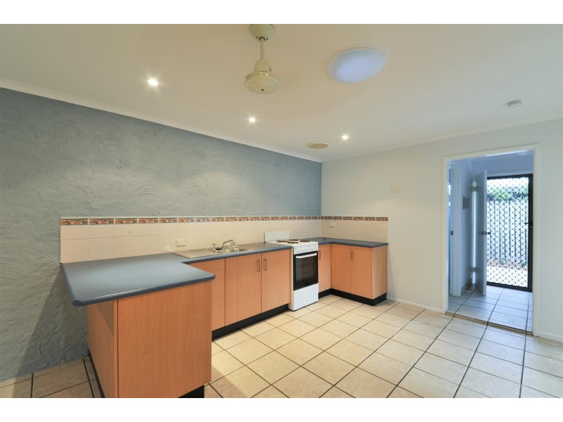 6/20 Pandanus Drive, Cannonvale QLD 4802