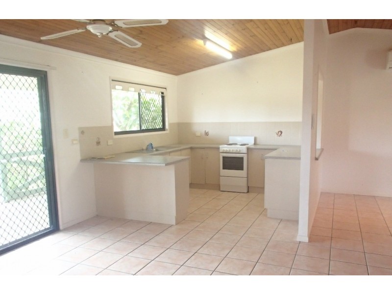1 Grace Avenue, Cannonvale QLD 4802